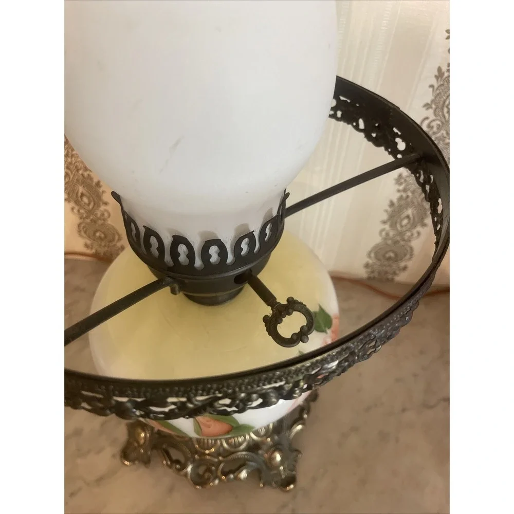 Vintage Oil‎ Lamp Converted To Electrical Flower Floral Hurricane Brass